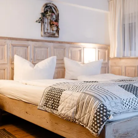 Zum Alten Schifferhaus מלון דירות 3*