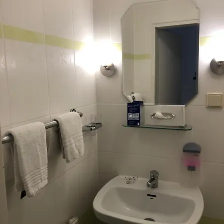 Zum Alten Schifferhaus מלון דירות 3*